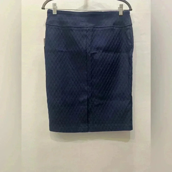 Soho Apparel Navy Blue Pencil Skirt with Back Vent Size M - Picture 4 of 8